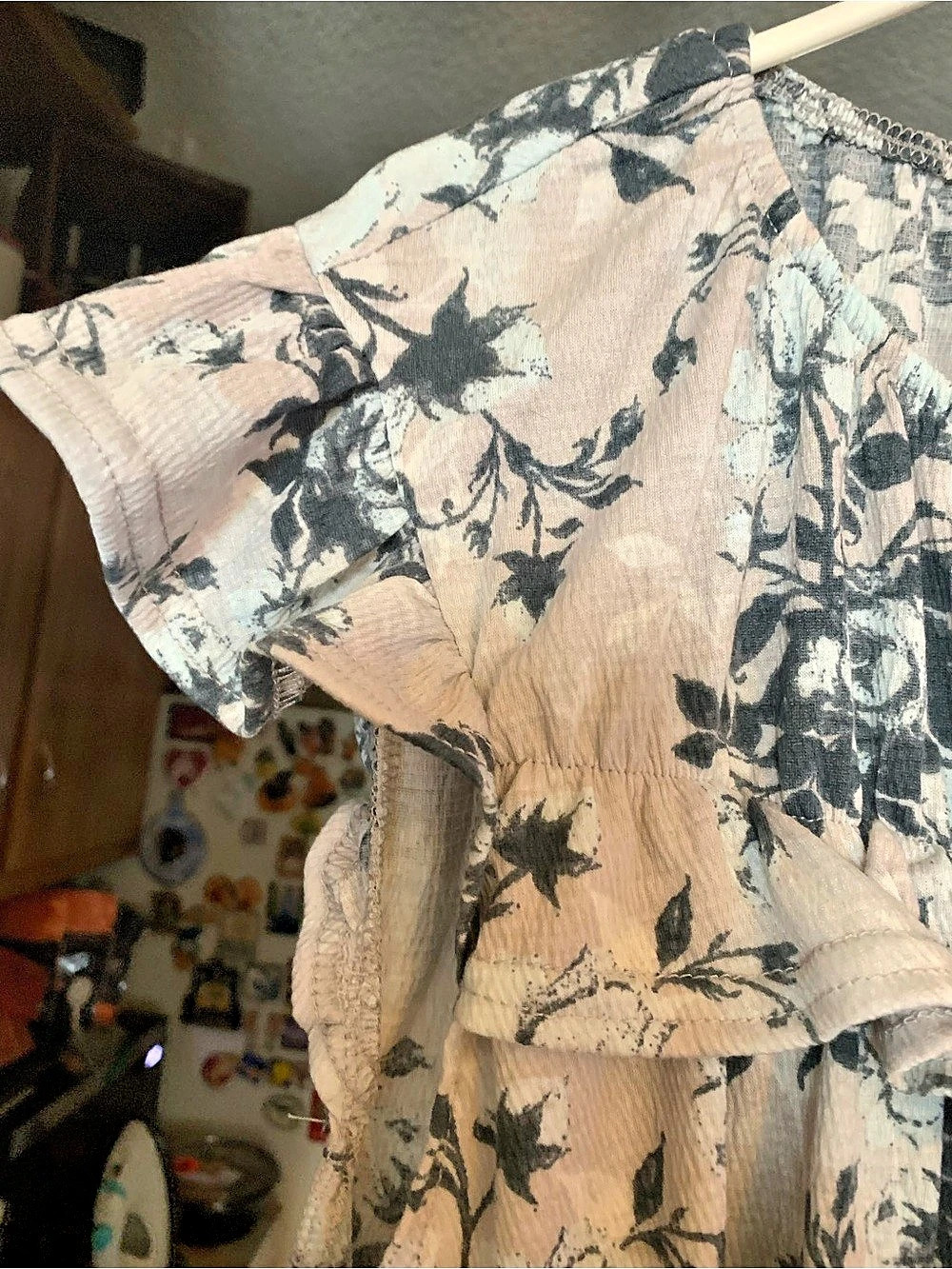 LuLaRoe Ruffled Top FloralPink & Black 2XL - Picture 3 of 4